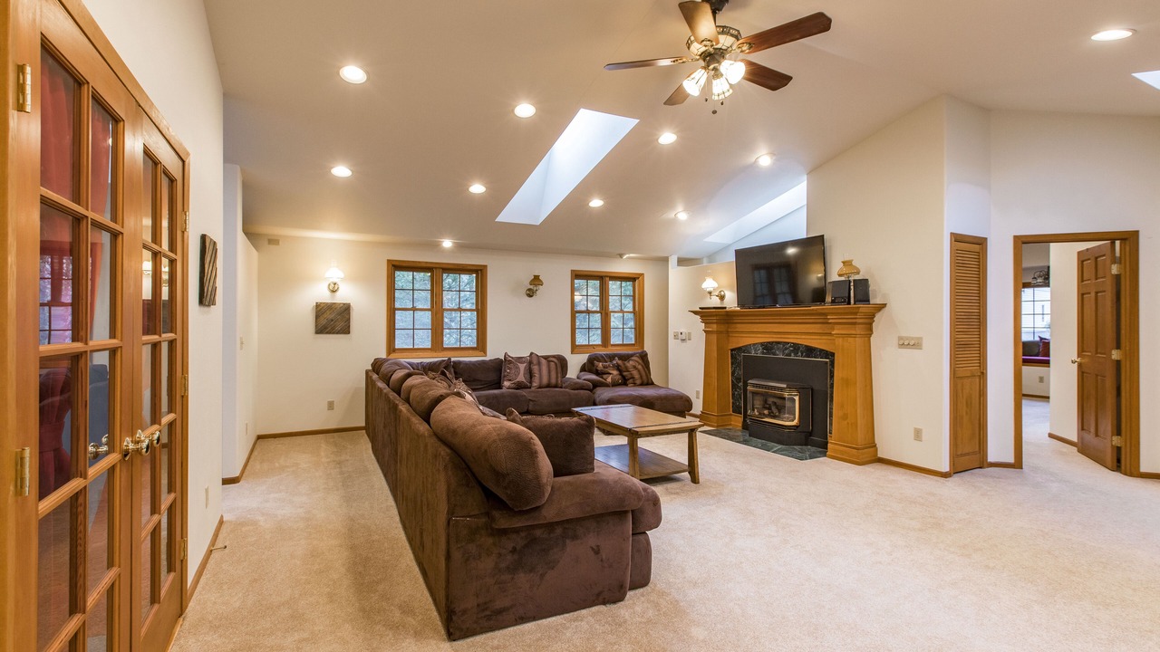 Photo of Livingroom in Glacier