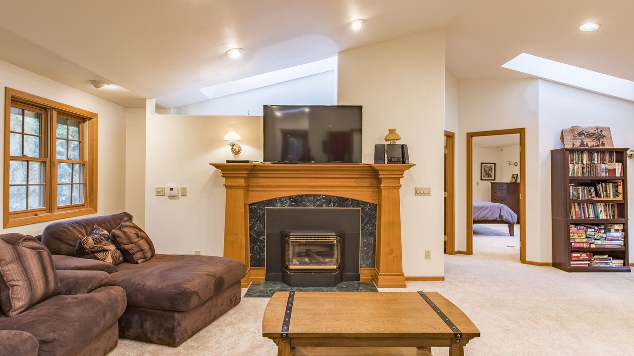 Photo of Livingroom in Glacier