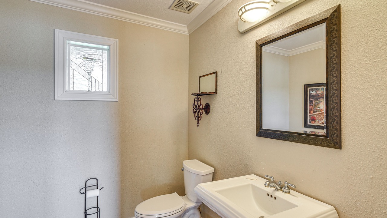 Photo of Bathroom in Nassau Bay