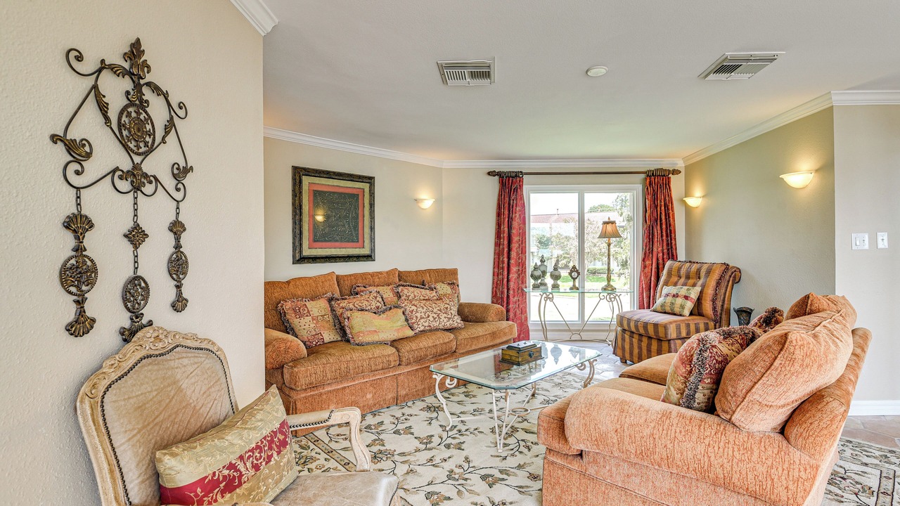 Photo of Bedroom in Nassau Bay