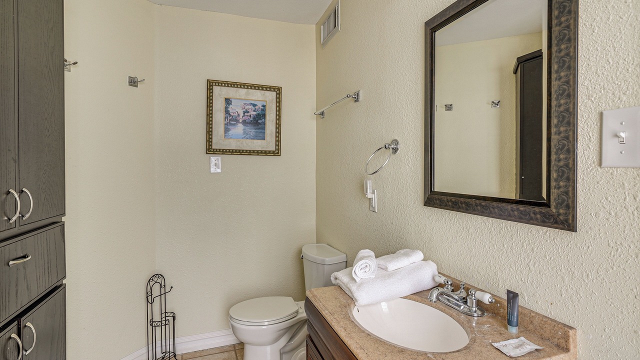 Photo of Bathroom in Nassau Bay