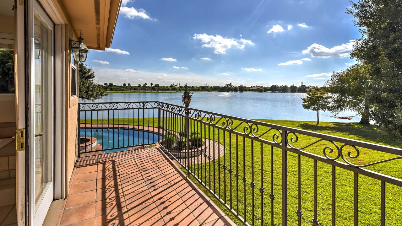 Photo of Patio Balcony in Nassau Bay