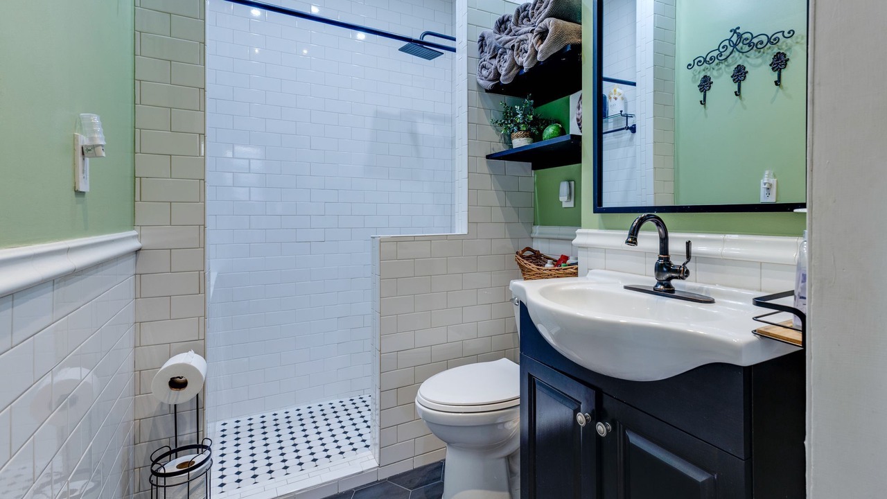 Photo of Bathroom in Edgehill