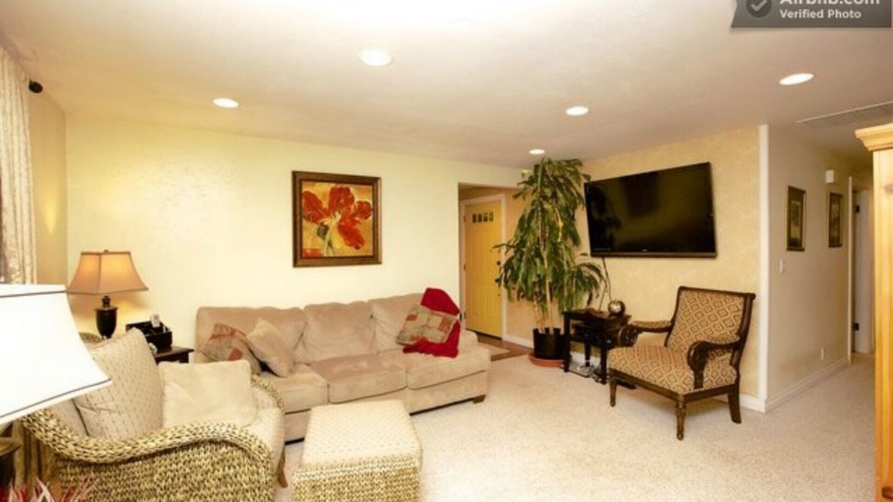 Photo of Bedroom in Inglewood