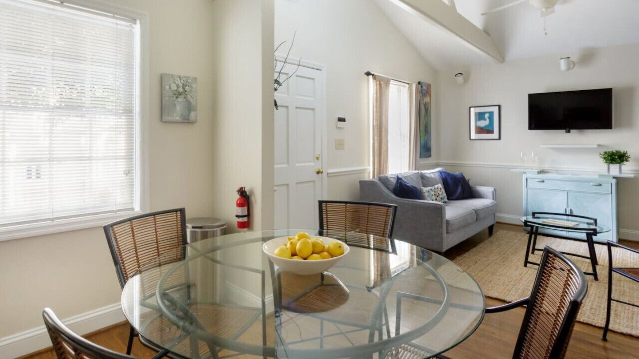 Photo of Livingroom in Downtown Charleston