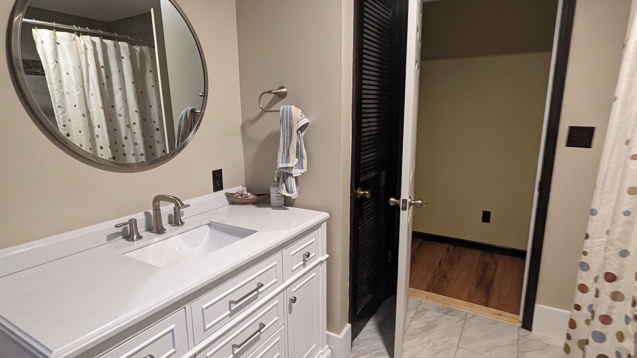 Photo of Bathroom in Town of Hastings