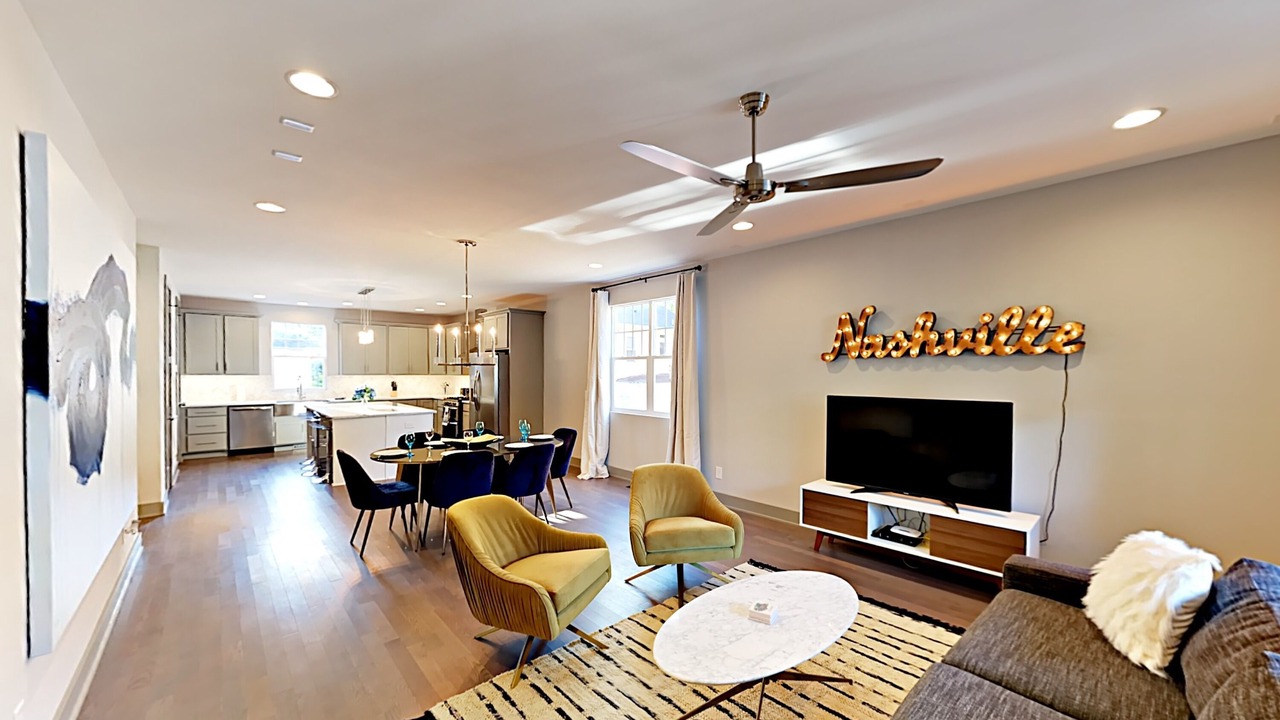 Photo of Livingroom in Historic Waverly