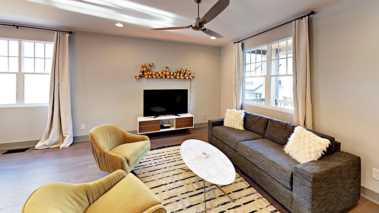 Photo of Livingroom in Historic Waverly