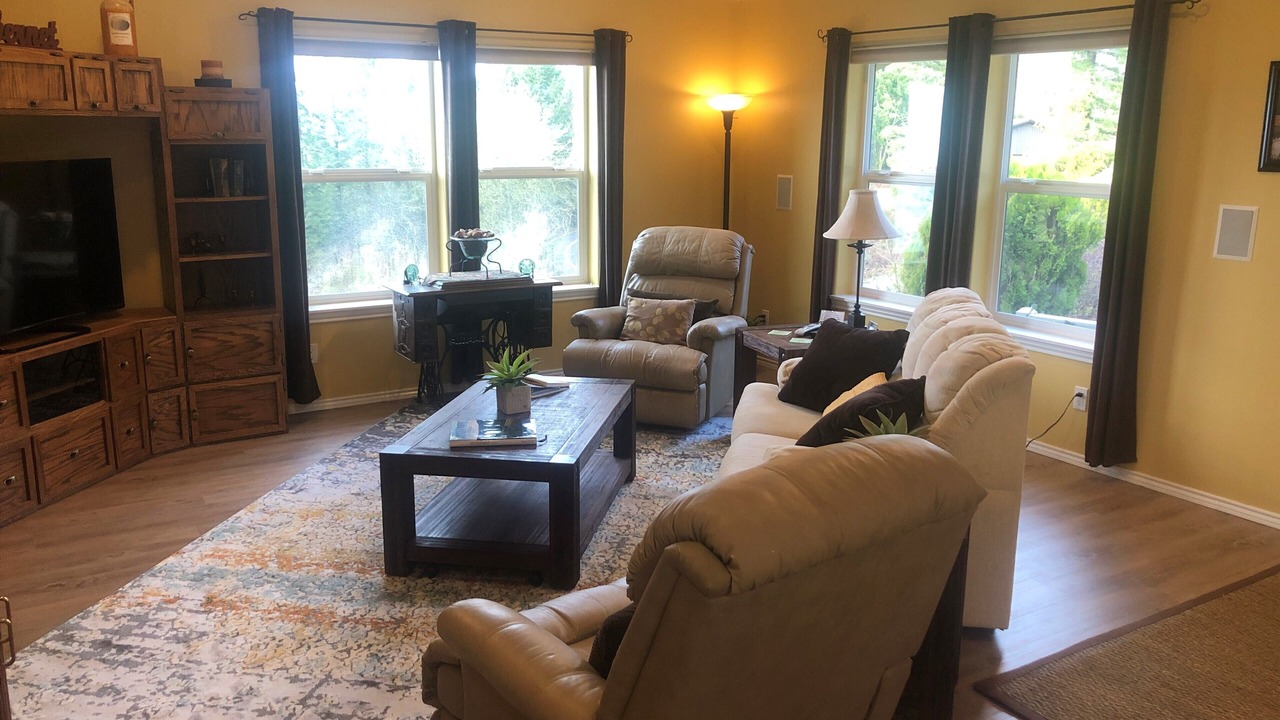 Photo of Livingroom in Newberg
