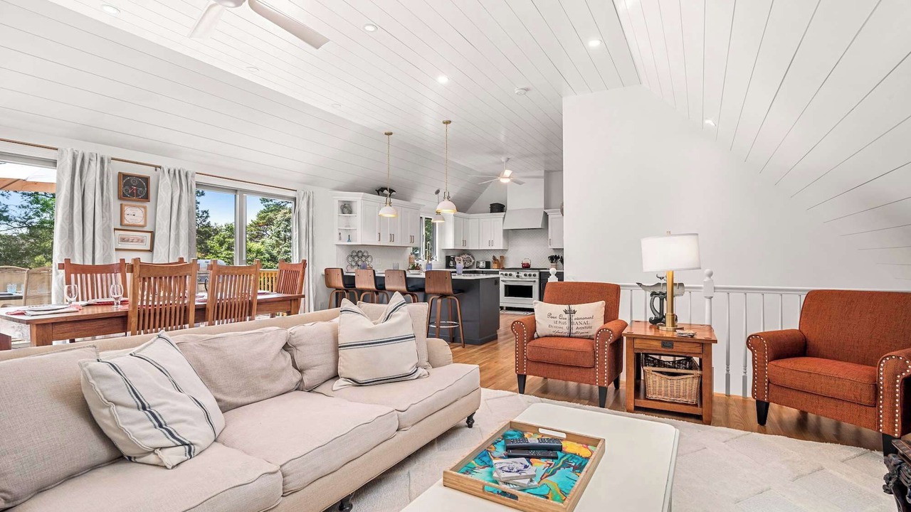 Photo of Livingroom in Eastham