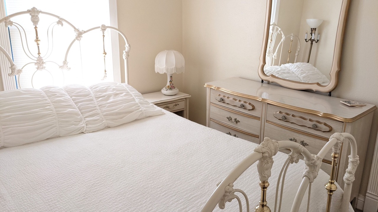 Photo of Bedroom in Central City