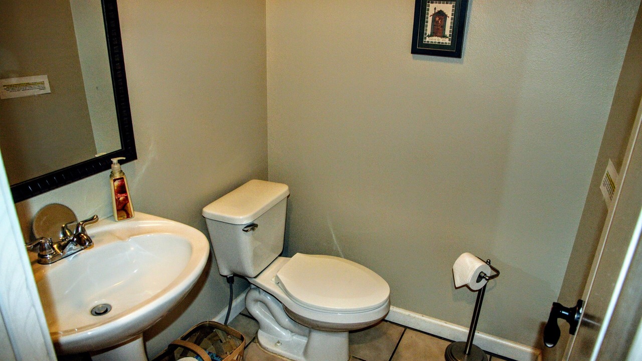 Photo of Bathroom in Dahlonega