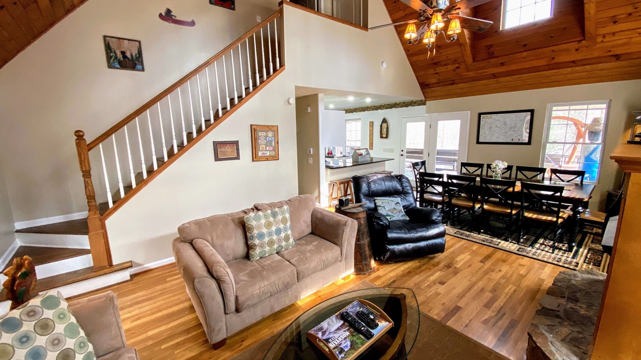Photo of Livingroom in Dahlonega