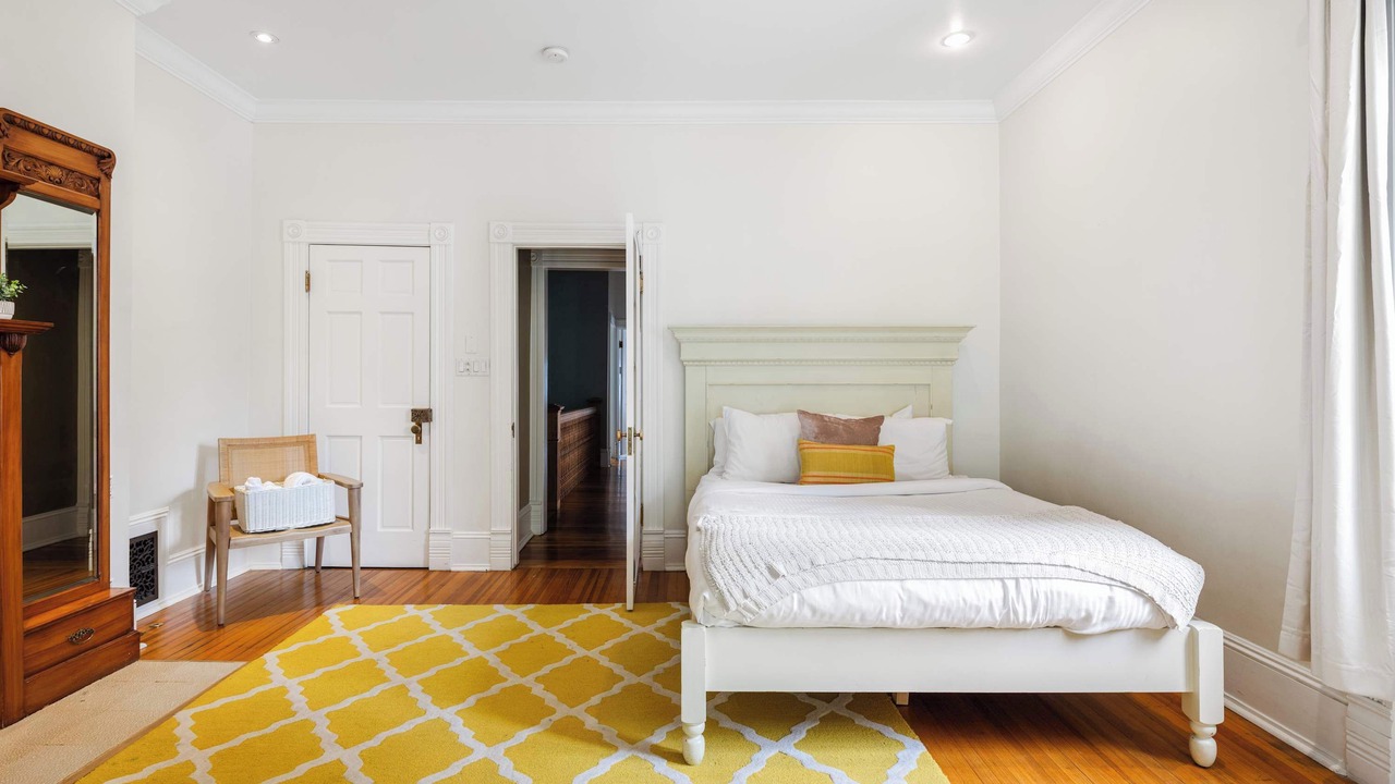 Photo of Livingroom in Uptown