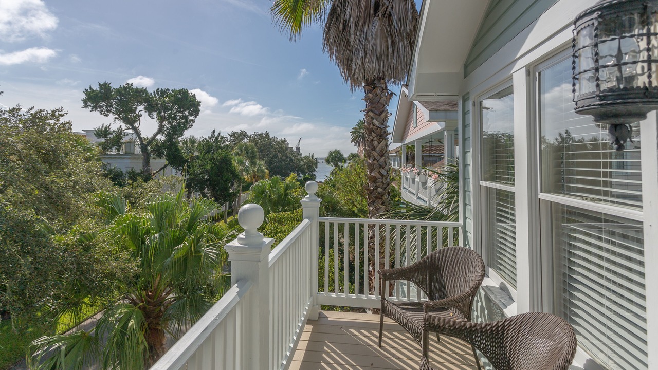 Photo of Patio Balcony in King City