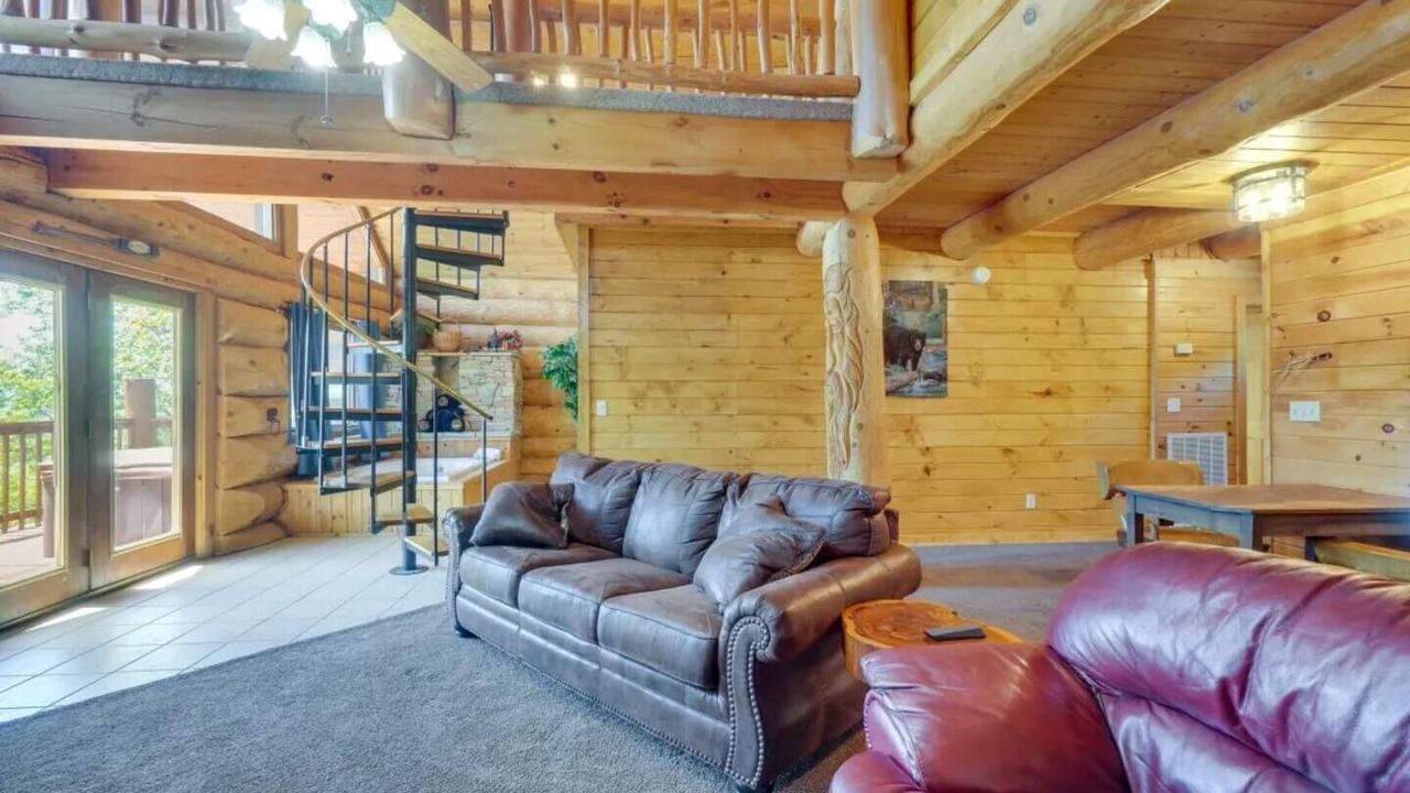 Photo of Livingroom in White Oak Lodge