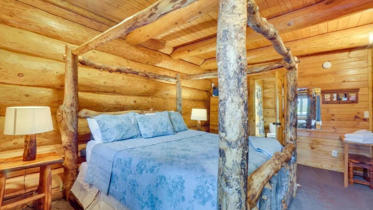 Photo of Bedroom in White Oak Lodge