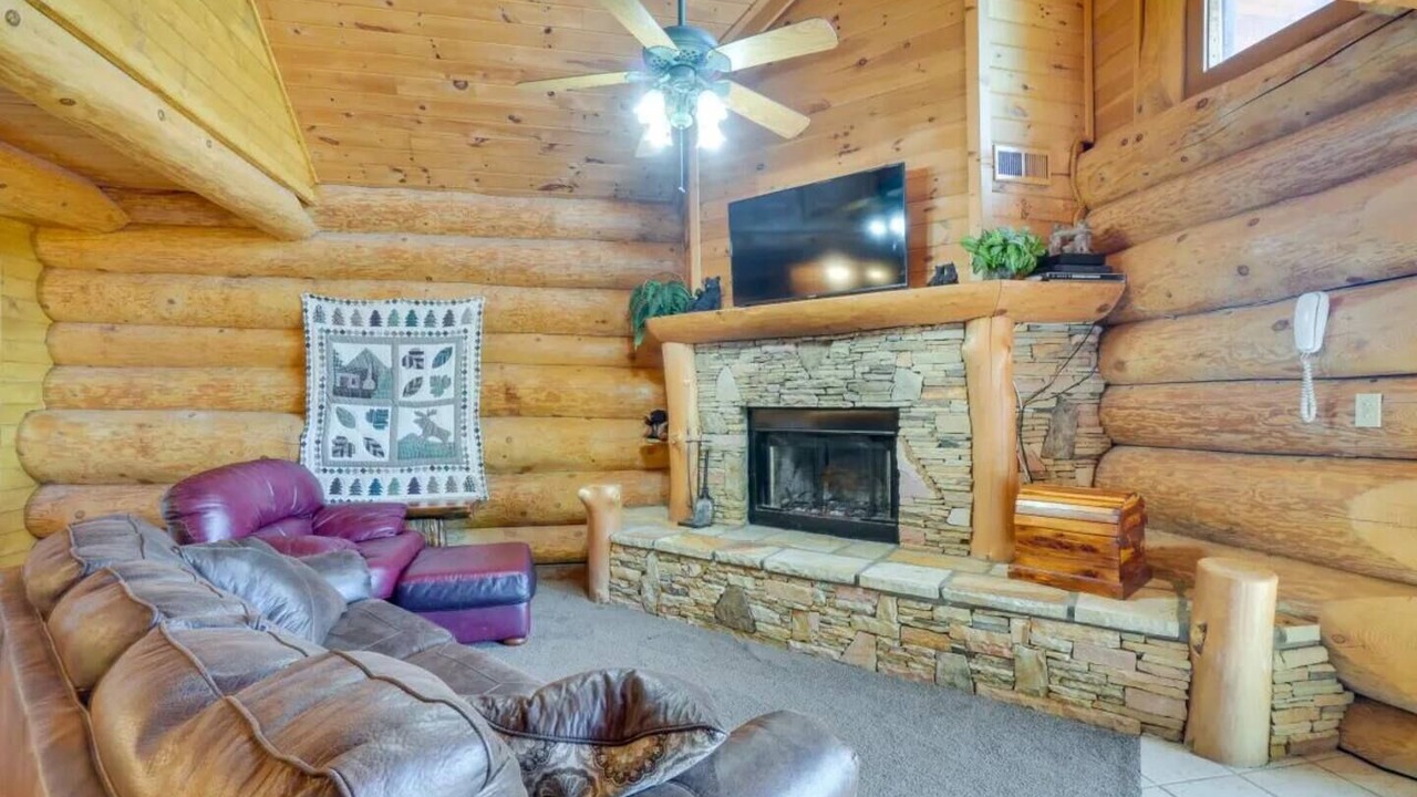 Photo of Livingroom in White Oak Lodge