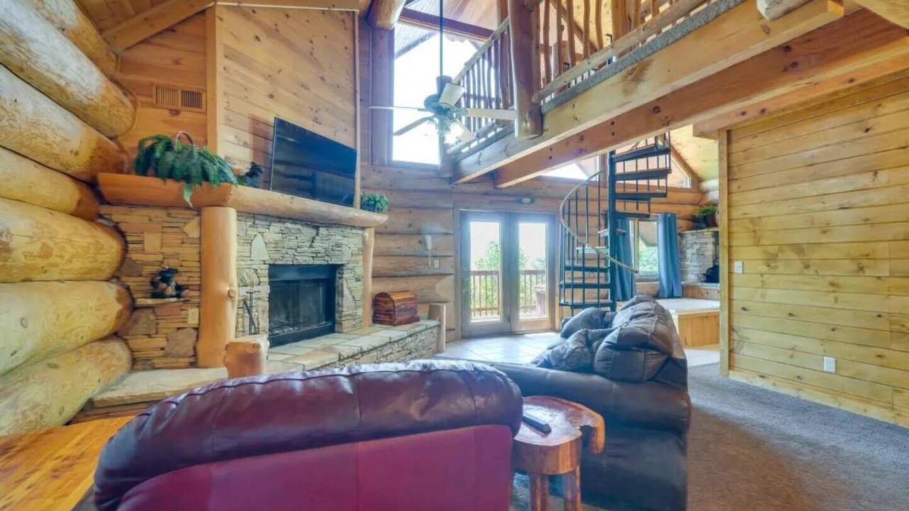 Photo of Livingroom in White Oak Lodge