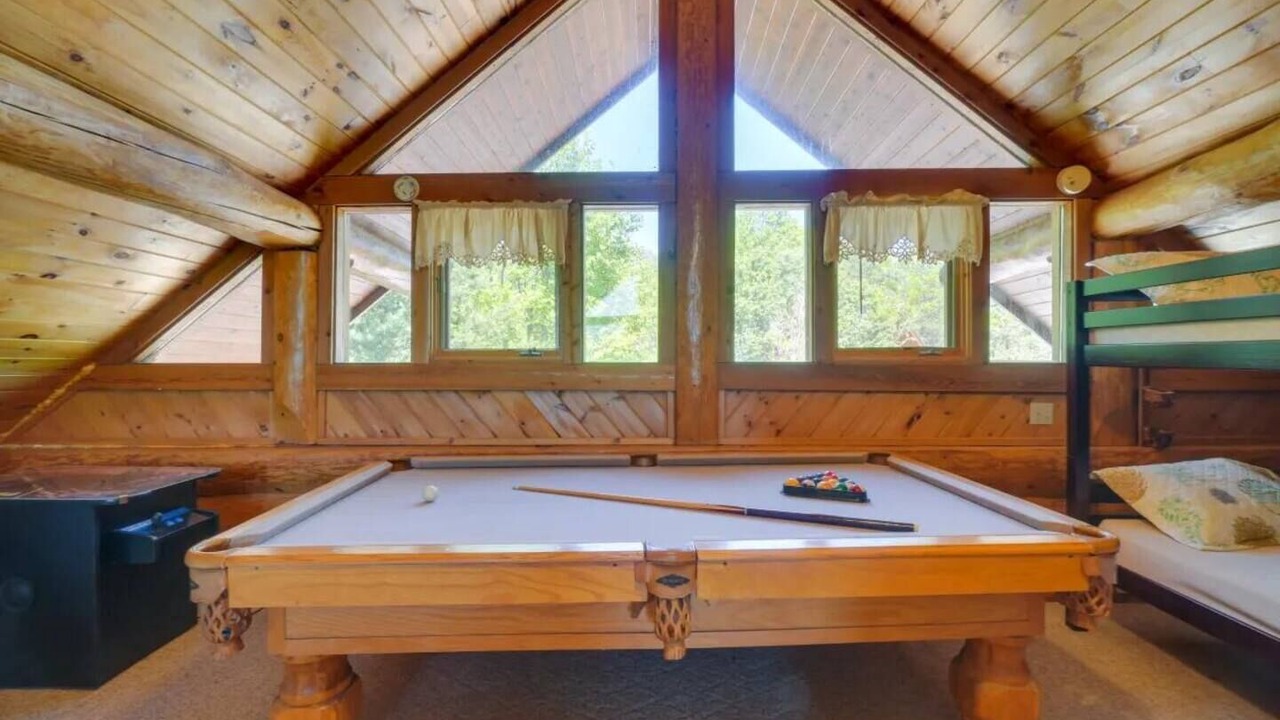 Photo of Bedroom in White Oak Lodge