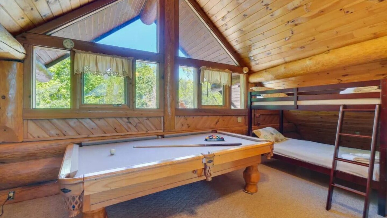 Photo of Bedroom in White Oak Lodge