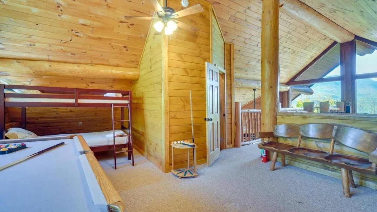 Photo of Bedroom in White Oak Lodge