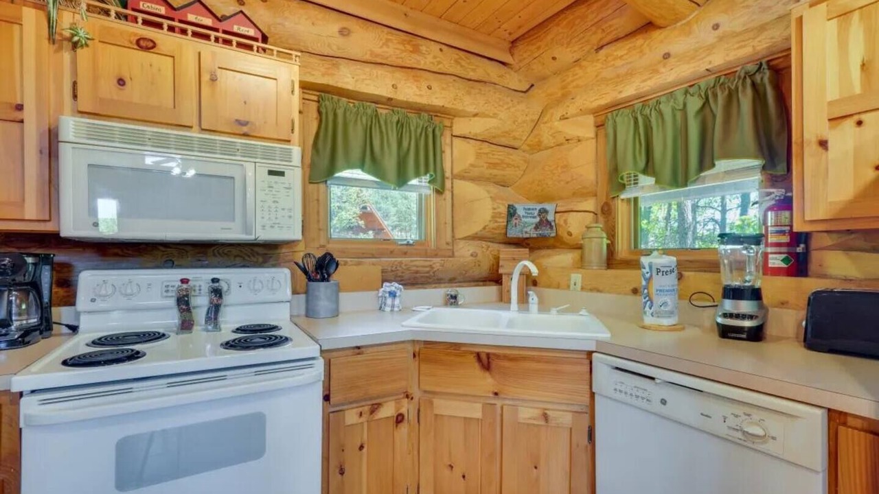 Photo of Kitchen in White Oak Lodge