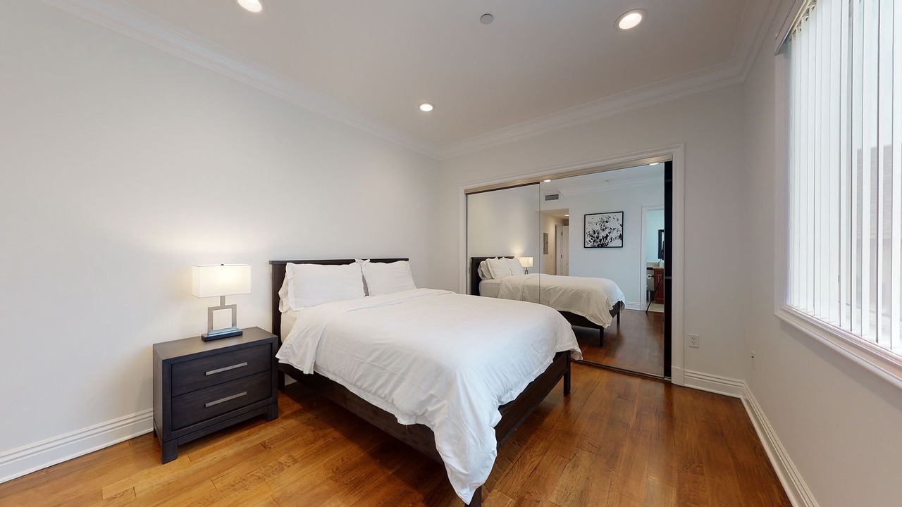 Photo of Bedroom in Pico - Robertson