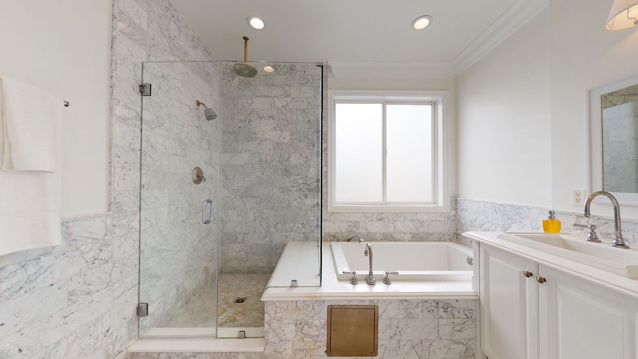 Photo of Bathroom in Pico - Robertson