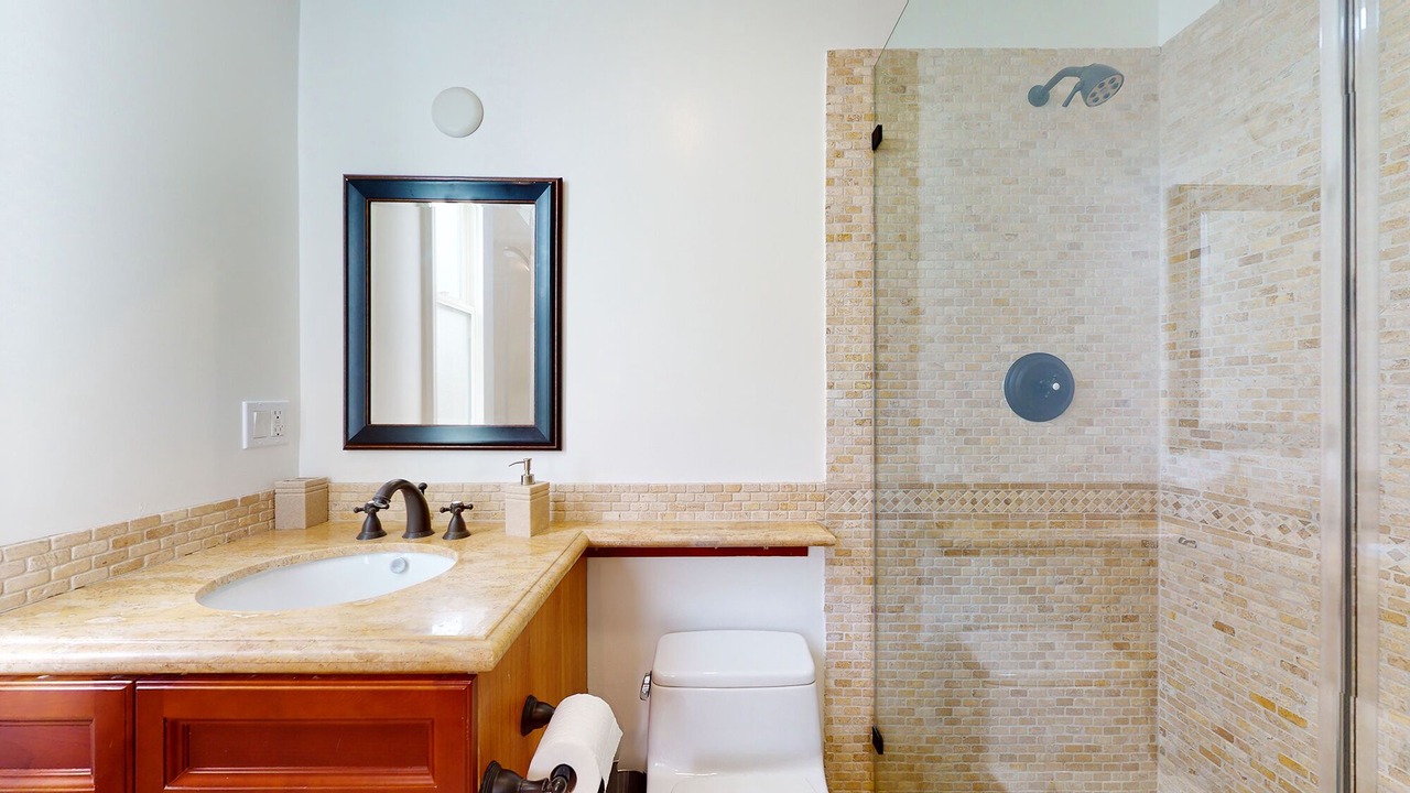 Photo of Bathroom in Pico - Robertson