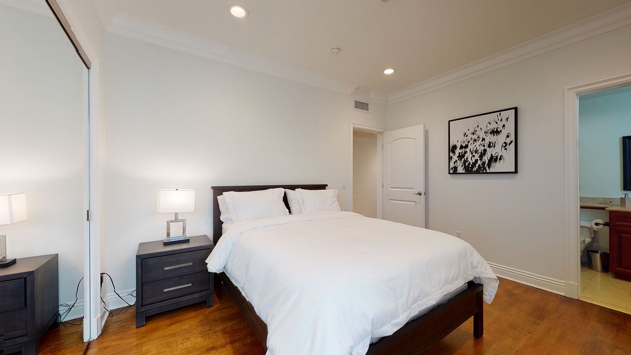 Photo of Bedroom in Pico - Robertson