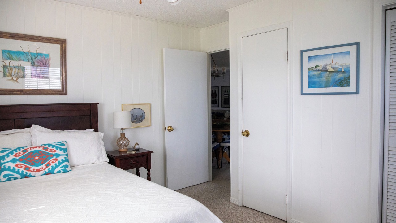 Photo of Bedroom in Silver Cay