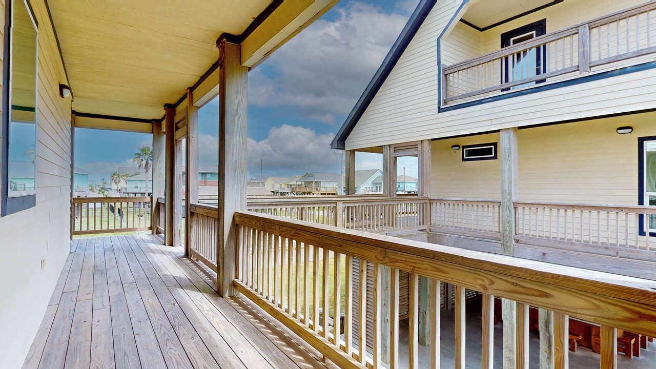 Photo of Patio Balcony in Crystal Beach