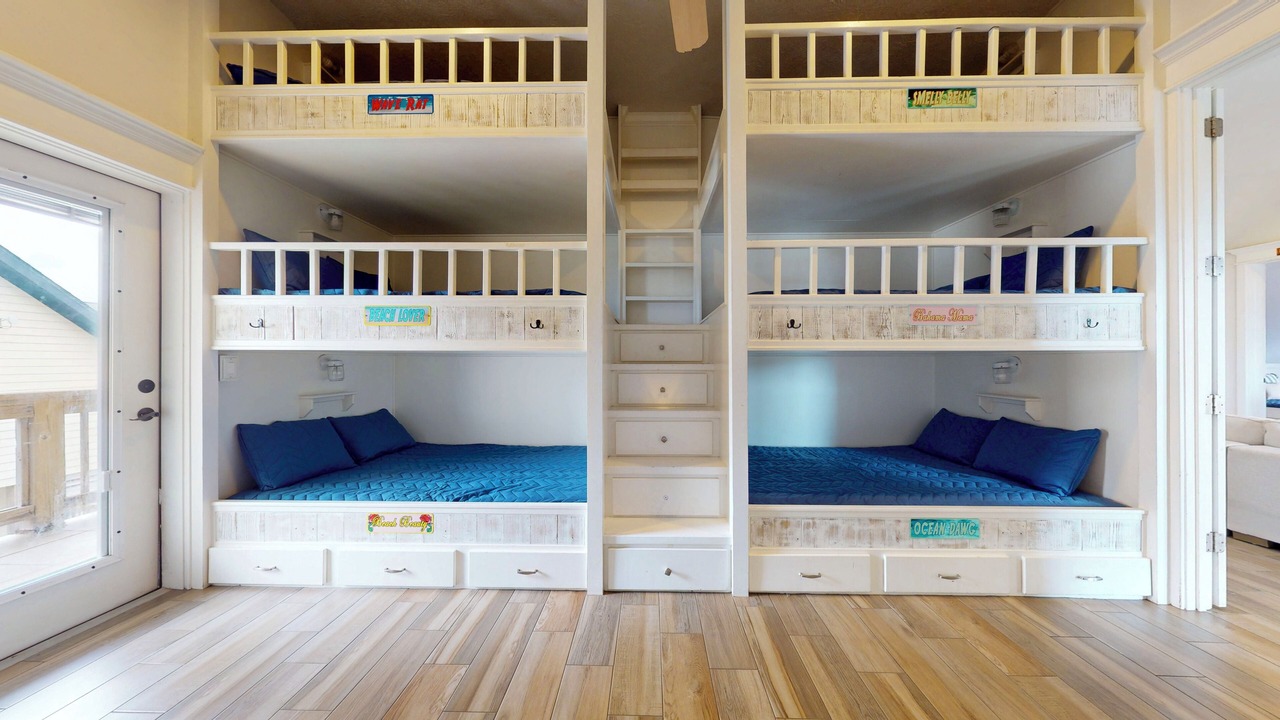 Photo of Bedroom in Crystal Beach