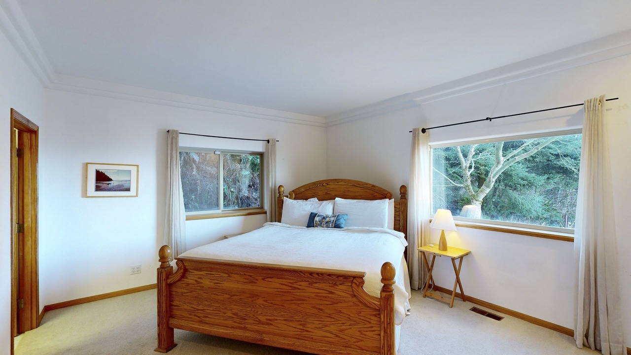 Photo of Bedroom in Rockaway Beach