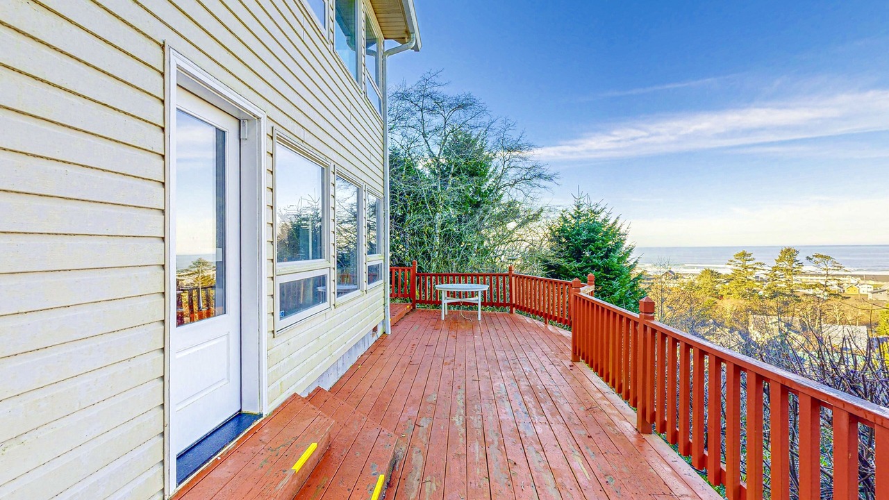 Photo of Patio Balcony in Rockaway Beach