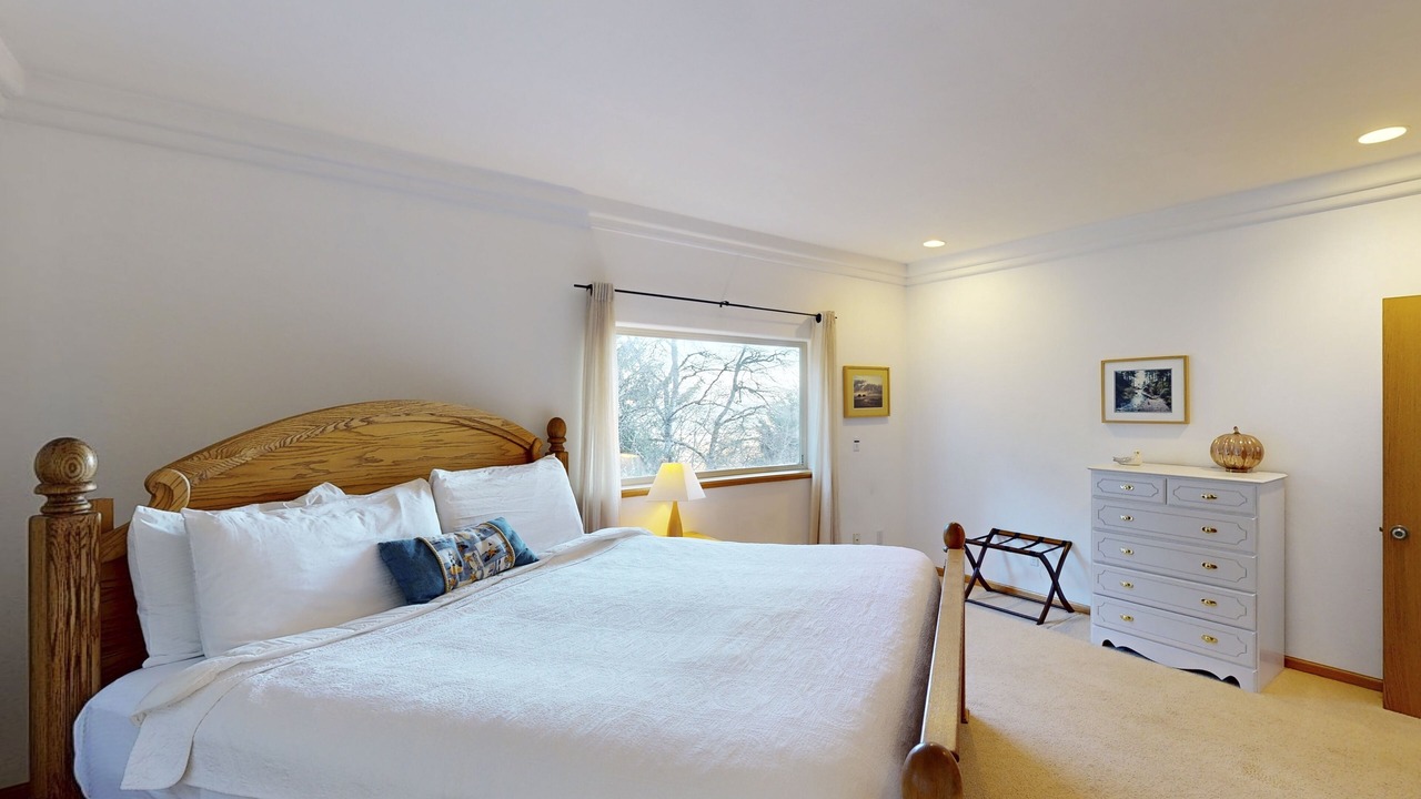 Photo of Bedroom in Rockaway Beach