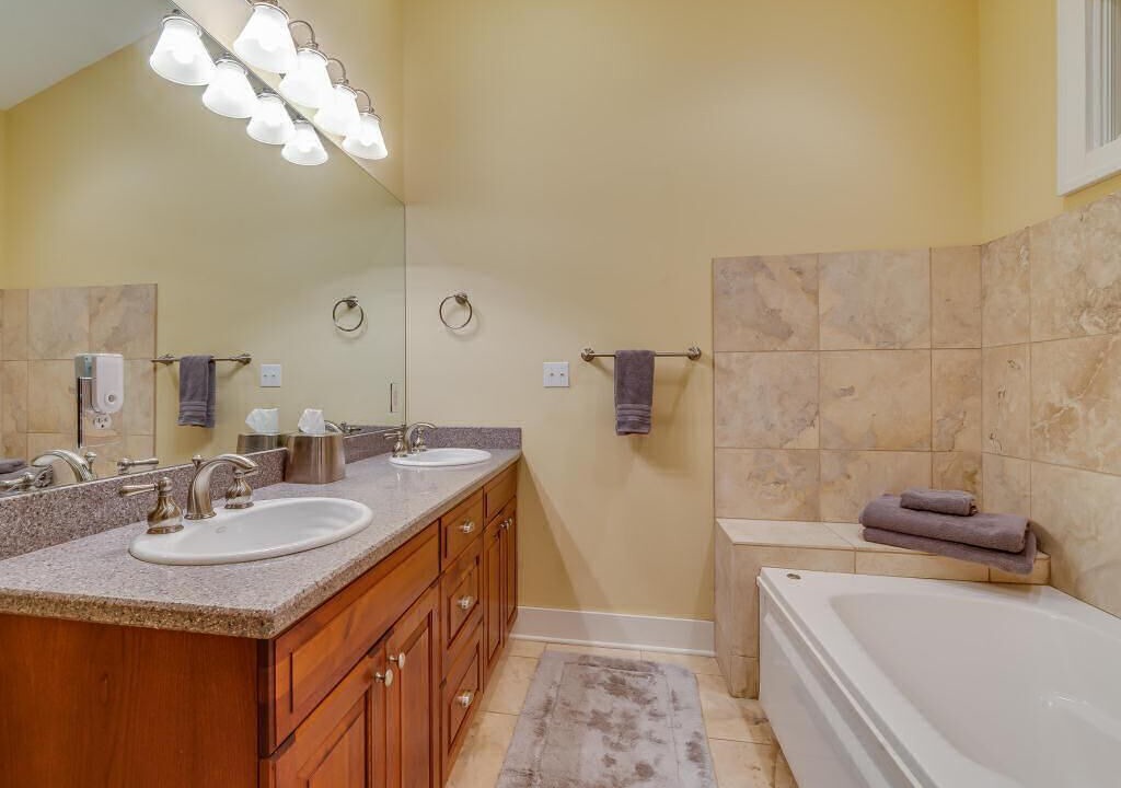 Photo of Bathroom in Union Pier