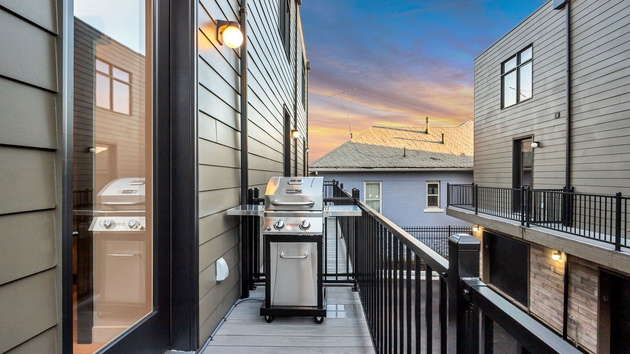 Photo of Patio Balcony in People's Freeway