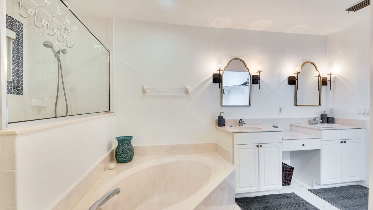 Photo of Bathroom in Central Naples
