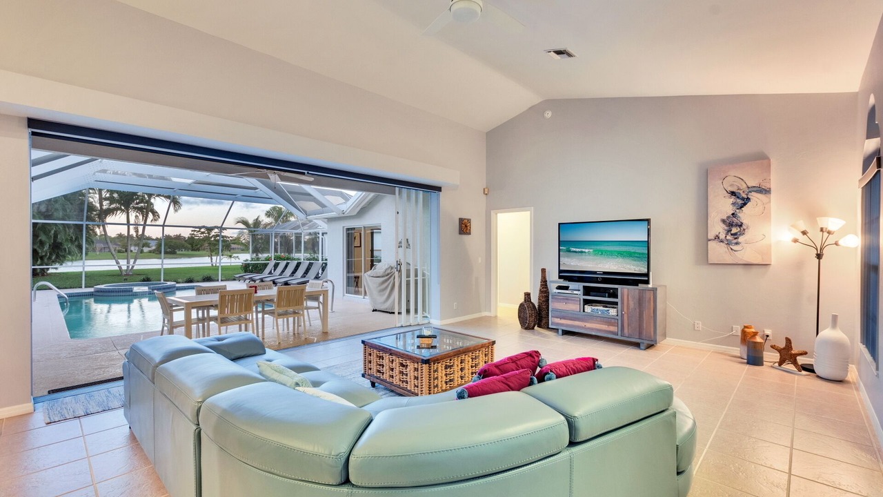 Photo of Livingroom in Central Naples