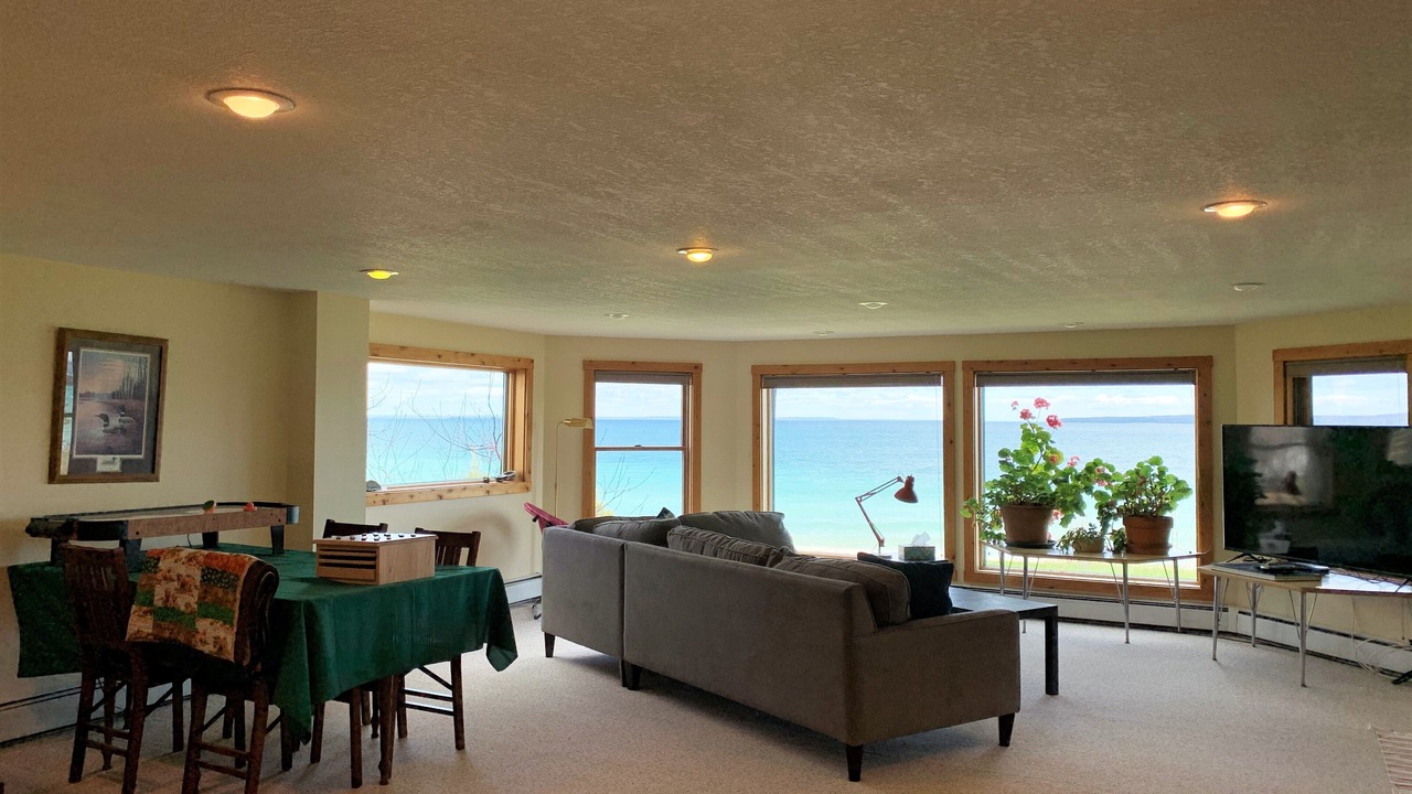 Photo of Livingroom in St Ignace