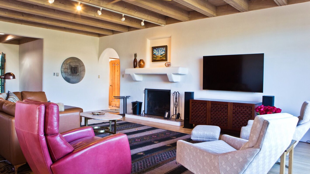 Photo of Livingroom in Northeast Santa Fe