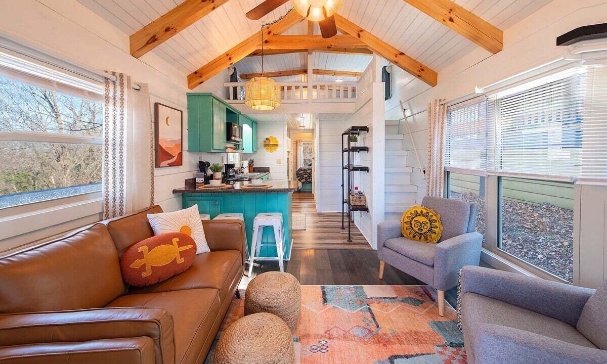 Photo of Livingroom in Lookout Valley Neighborhood Association