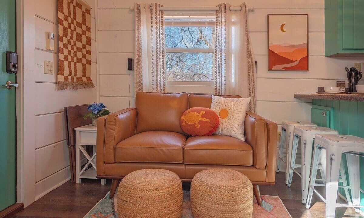 Photo of Livingroom in Lookout Valley Neighborhood Association