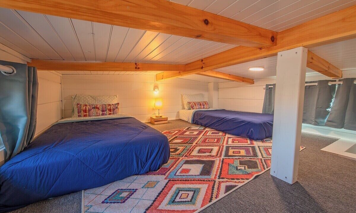 Photo of Bedroom in Lookout Valley Neighborhood Association