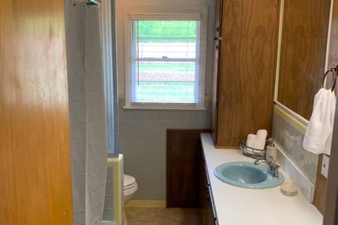 Photo of Bathroom in Canyon
