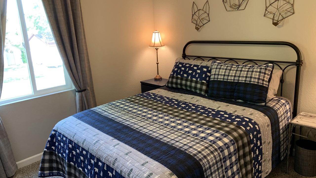 Photo of Bedroom in Pleasant Valley