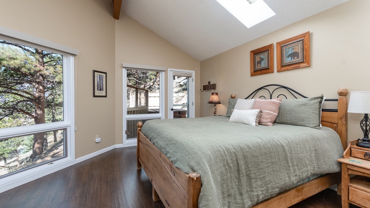 Photo of Bedroom in Windcliff Estates