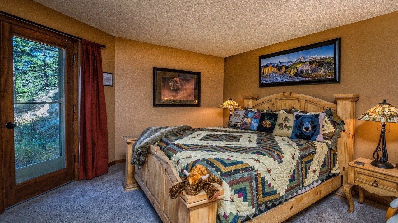 Photo of Bedroom in Windcliff Estates